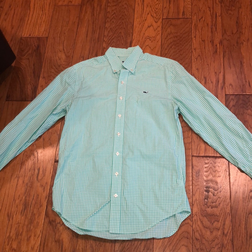 Vineyard Vines button down shirt